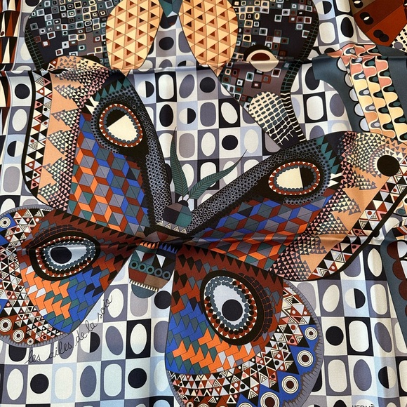 Hermès les ailes de la soie silk butterfly scarf - Picture 5 of 5